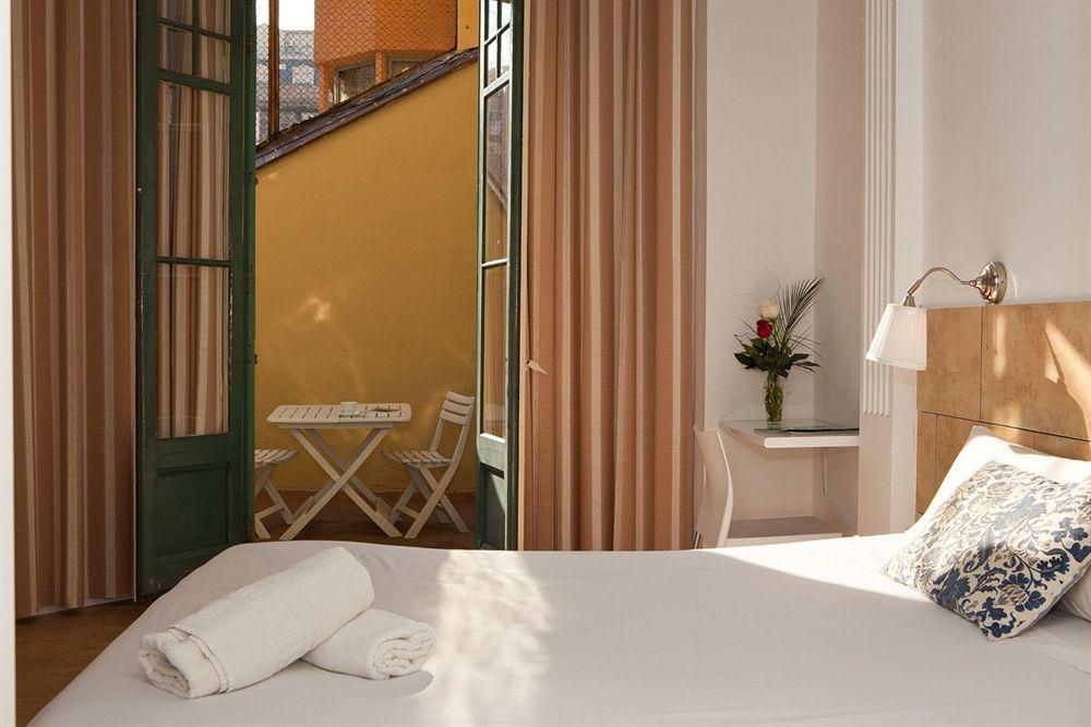 ホテル オスタル マルティンバル バルセロナ エクステリア 写真