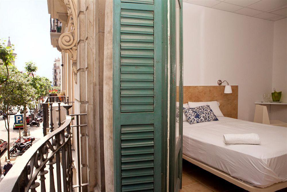 ホテル オスタル マルティンバル バルセロナ エクステリア 写真